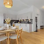 Design-apartments In Lage - Familienfreundlich - Kueche - Parkplaetze - Fahrradstellplaetze - Streaming バート・クロイツナハ