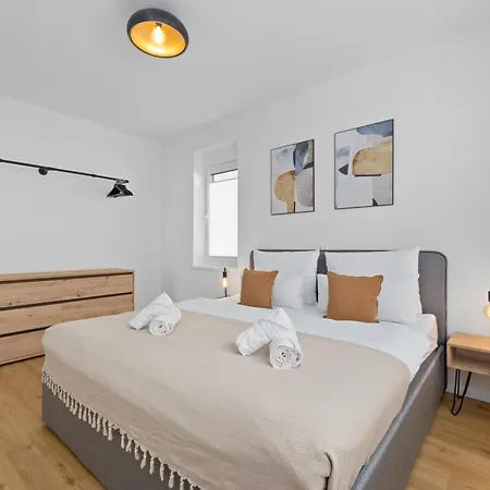 Appartement Design-apartments In Lage - Familienfreundlich - Kueche - Parkplaetze - Fahrradstellplaetze - Streaming *